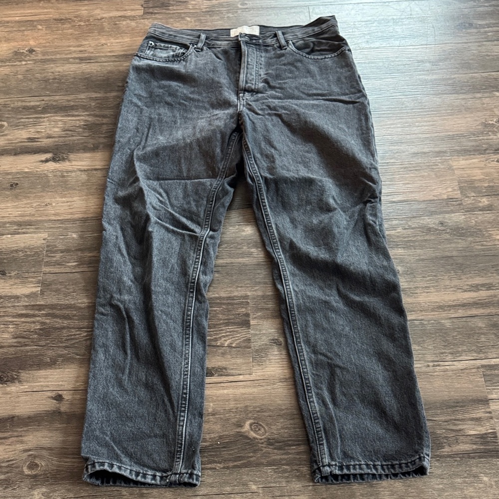 Everlane Charcoal Denim Jeans. 90s cheeky